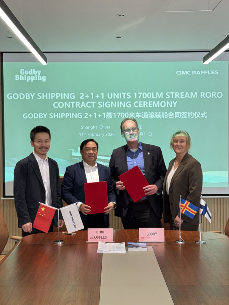 3 Signing of shipbuilding contract Cheng Ao, Li Minggao, Dan Mikkola, Eva Mikkola Karlström